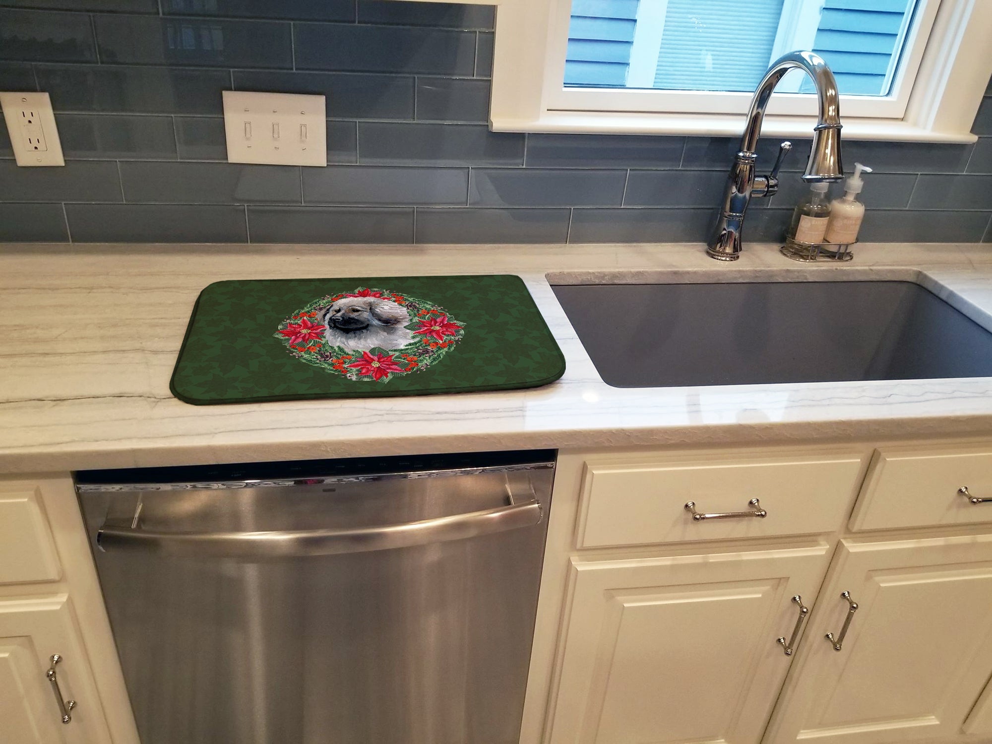 Moscow Watchdog Poinsetta Wreath Dish Drying Mat Absorbent Dish Drying Mat Pad for Kitchen Counter Dish Drainer Mat for Countertop, 14 x 21", Multicolor