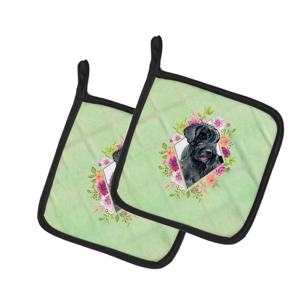 Giant Schnauzer Green Flowers Pot Holder Set of 2 Heat Resistant Quilted Hot Pads 7.5 x 7.5 Inch, Insulated Kitchen Trivets for Cooking & Baking
