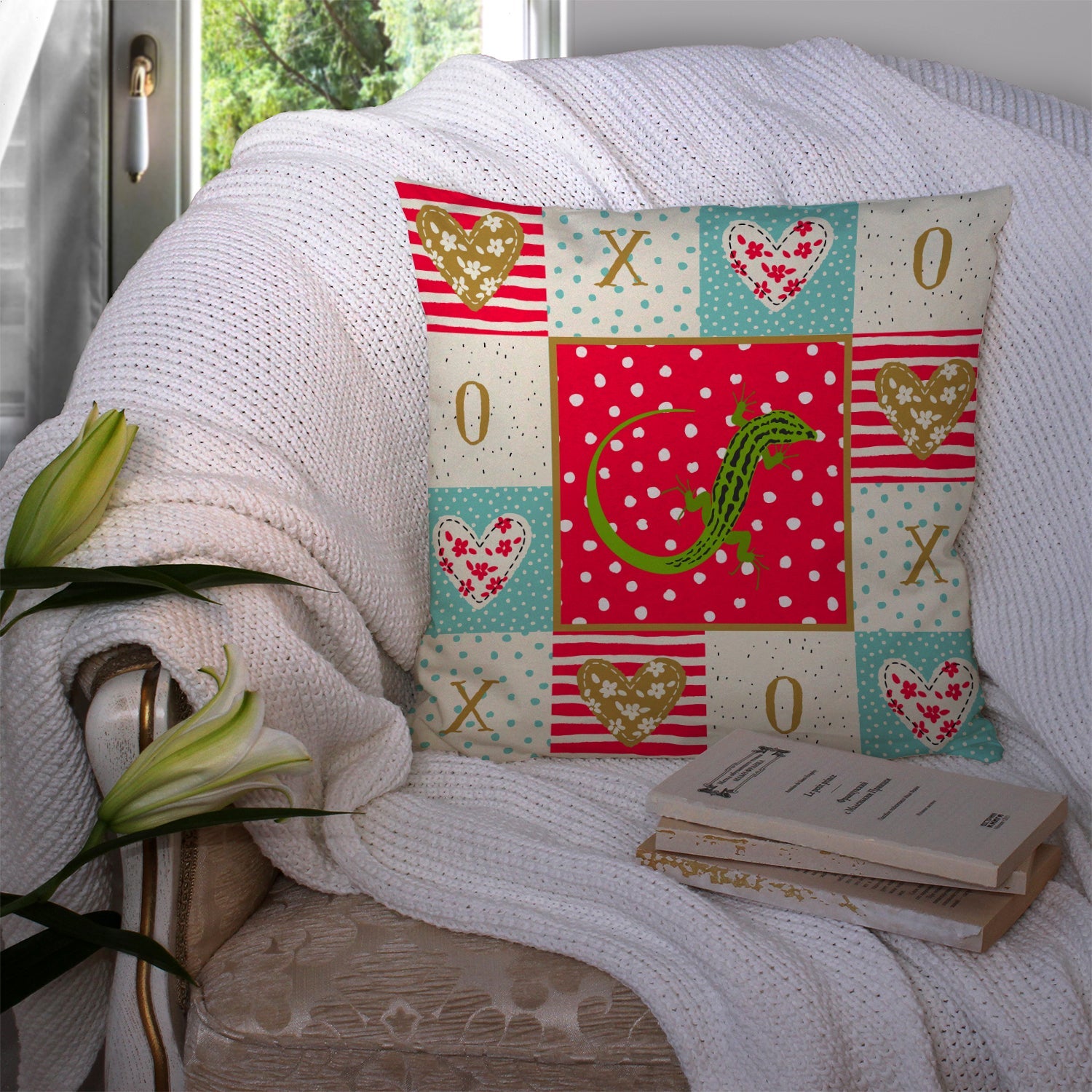 Lizard Decorative Throw Pillow 14x14 Indoor Outdoor Accent Cushion, Fabric Cover with Insert for Sofa, Bed, Porch & Living Room