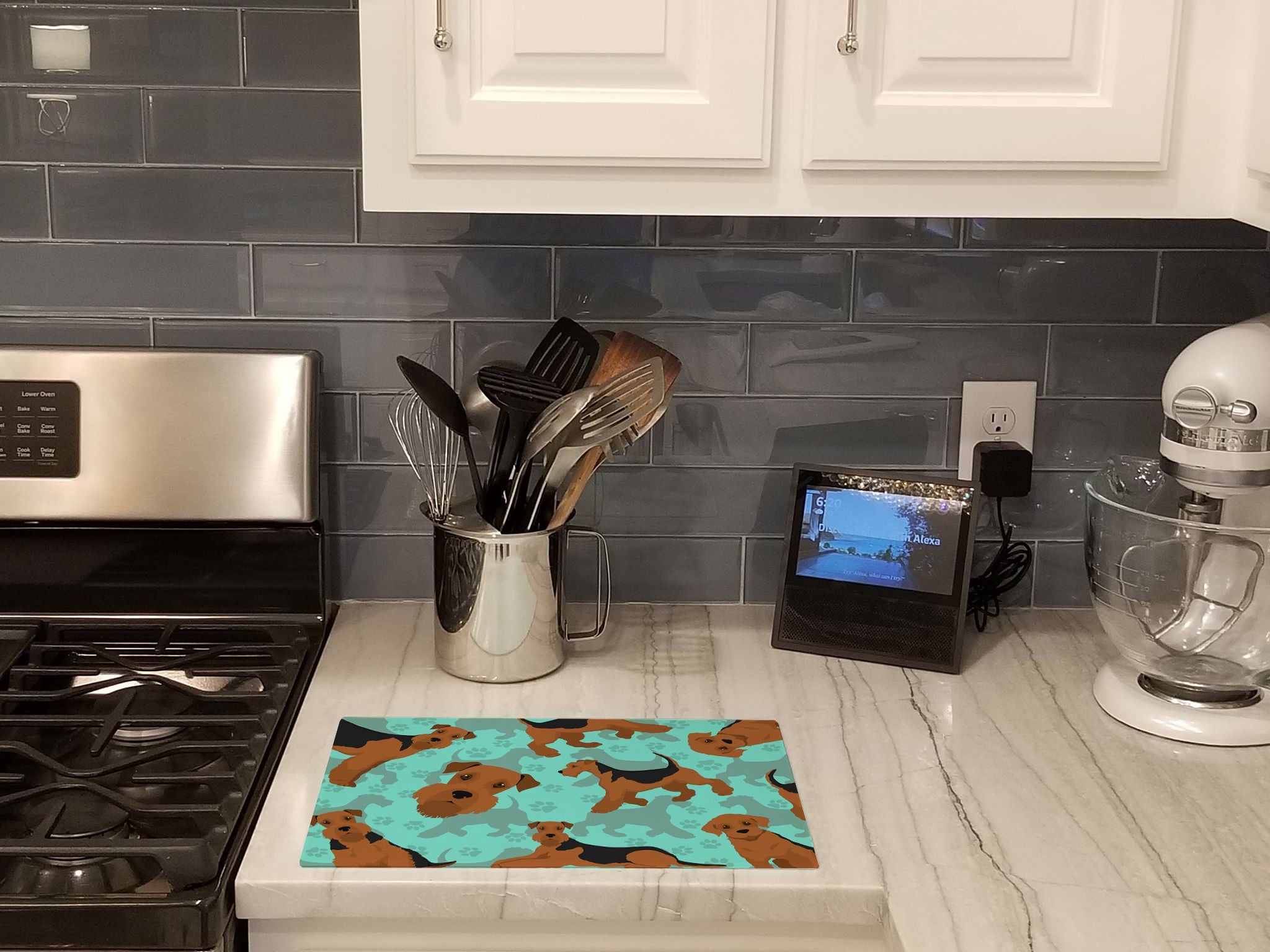 Airedale Terrier Cutting Board Tempered Glass Kitchen Cutting Surface, Heat Resistant Chopping, Non-Slip Feet, Food Prep & Serving