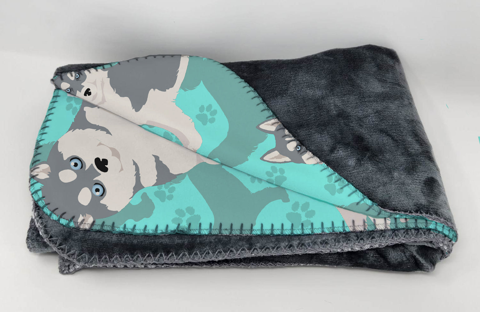 Grey Siberian Husky Soft Travel Blanket with Bag Airplane Blanket, Indoor Outdoor Camping Blanket for Traveling, Picnics, Beach Trips, Concerts