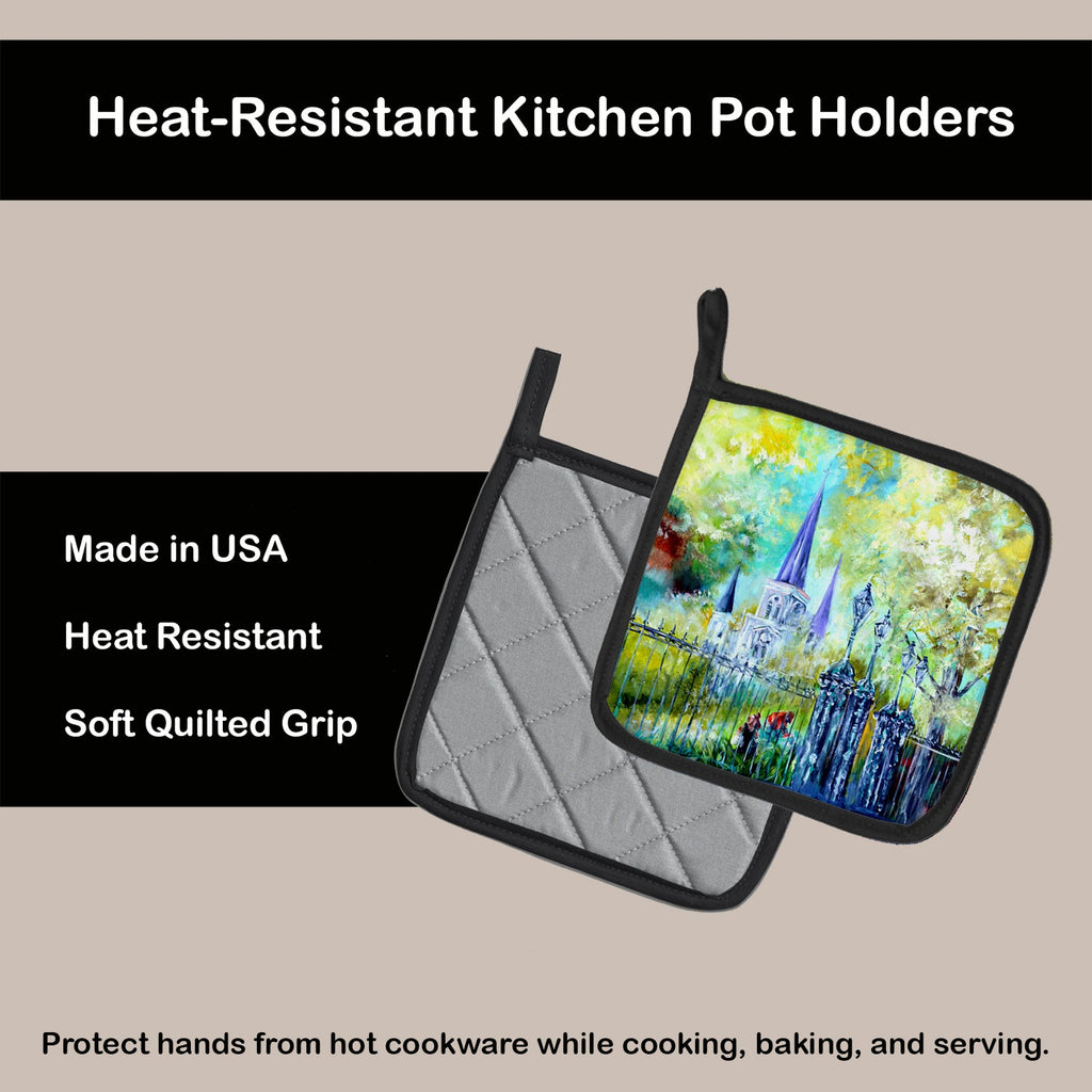 Across the Square St Louis Cathedral Pot Holder Set of 2 Heat Resistant Quilted Hot Pads 7.5 x 7.5 Inch, Insulated Kitchen Trivets for Cooking & Baking