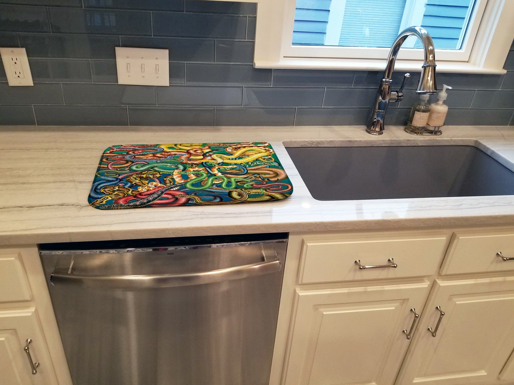 Snakes Dish Drying Mat Absorbent Dish Drying Mat Pad for Kitchen Counter Dish Drainer Mat for Countertop, 14 x 21", Multicolor