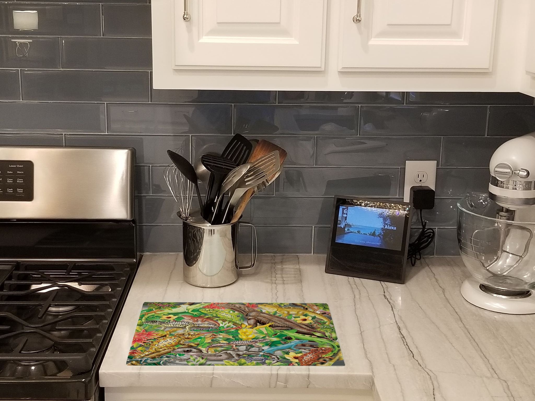 Lizard Jungle Cutting Board Tempered Glass Kitchen Cutting Surface, Heat Resistant Chopping, Non-Slip Feet, Food Prep & Serving