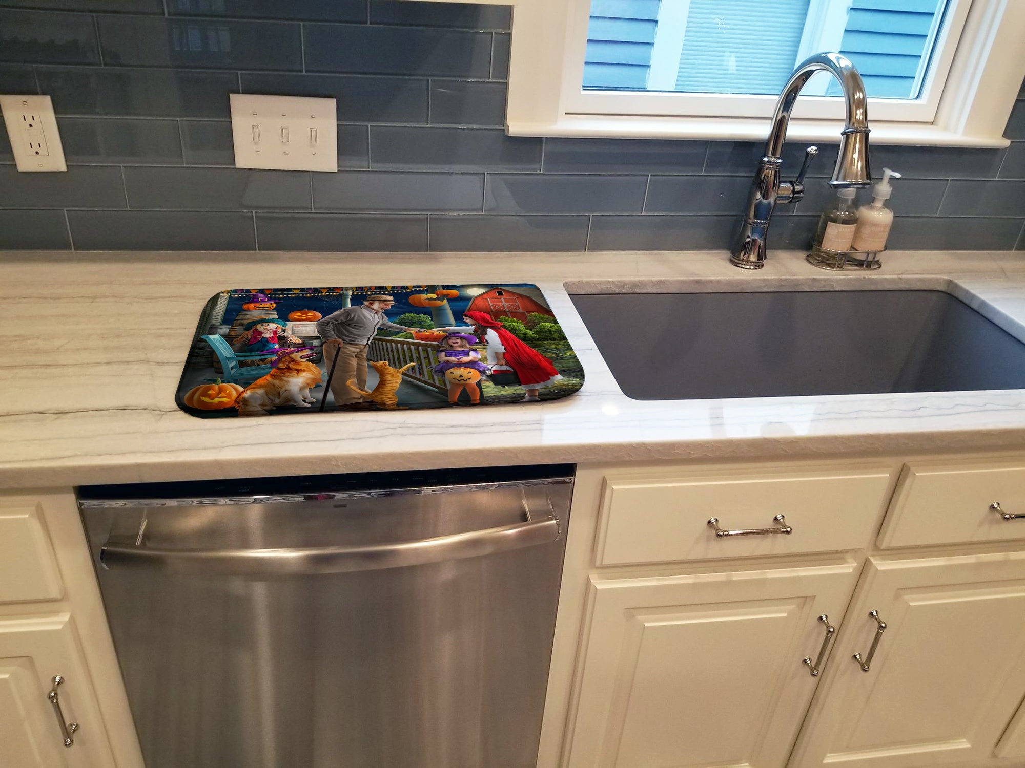 Halloween at Grandpa's Golden Retriever Dish Drying Mat Absorbent Dish Drying Mat Pad for Kitchen Counter Dish Drainer Mat for Countertop, 14 x 21", Multicolor