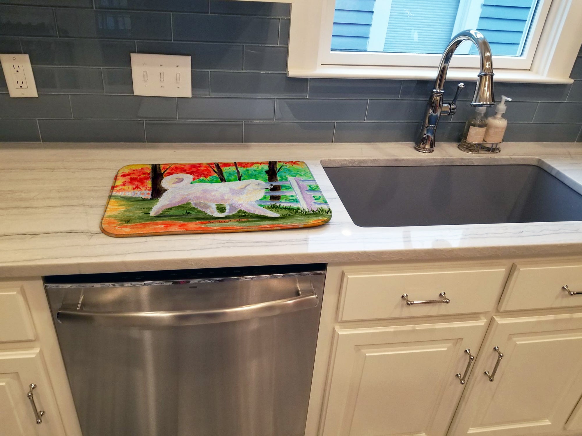 Great Pyrenees Dish Drying Mat Absorbent Dish Drying Mat Pad for Kitchen Counter Dish Drainer Mat for Countertop, 14 x 21", Multicolor