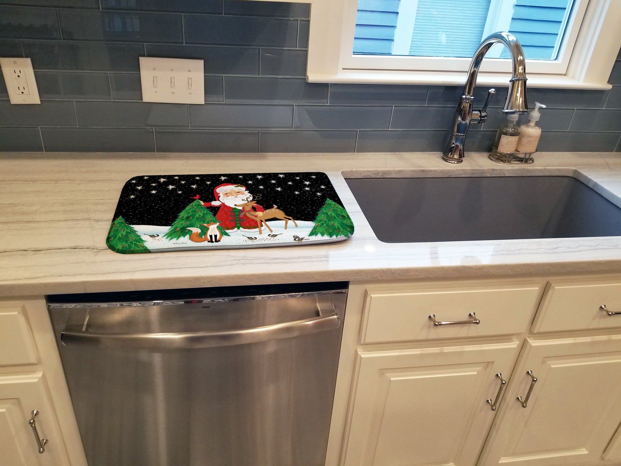 Santa Claus Christmas Dish Drying Mat Absorbent Dish Drying Mat Pad for Kitchen Counter Dish Drainer Mat for Countertop, 14 x 21", Multicolor