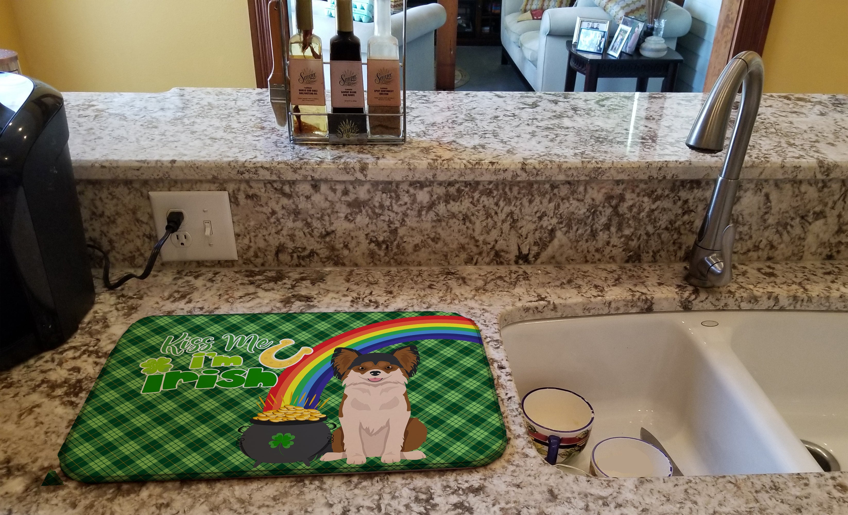 Longhaired Black and Red Chihuahua St. Patrick's Day Dish Drying Mat Absorbent Dish Drying Mat Pad for Kitchen Counter Dish Drainer Mat for Countertop, 14 x 21", Multicolor
