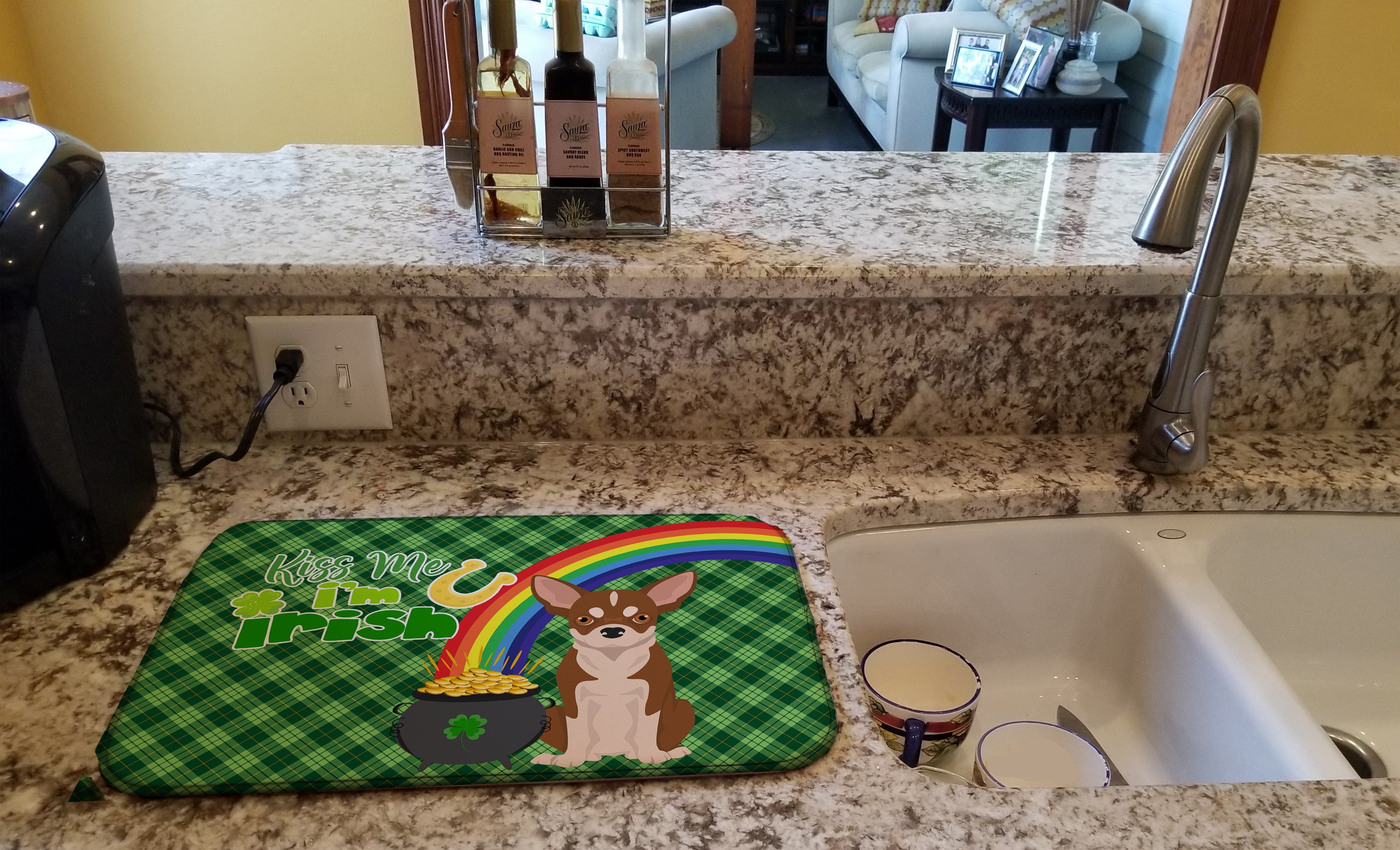 Red and White Chihuahua St. Patrick's Day Dish Drying Mat Absorbent Dish Drying Mat Pad for Kitchen Counter Dish Drainer Mat for Countertop, 14 x 21", Multicolor