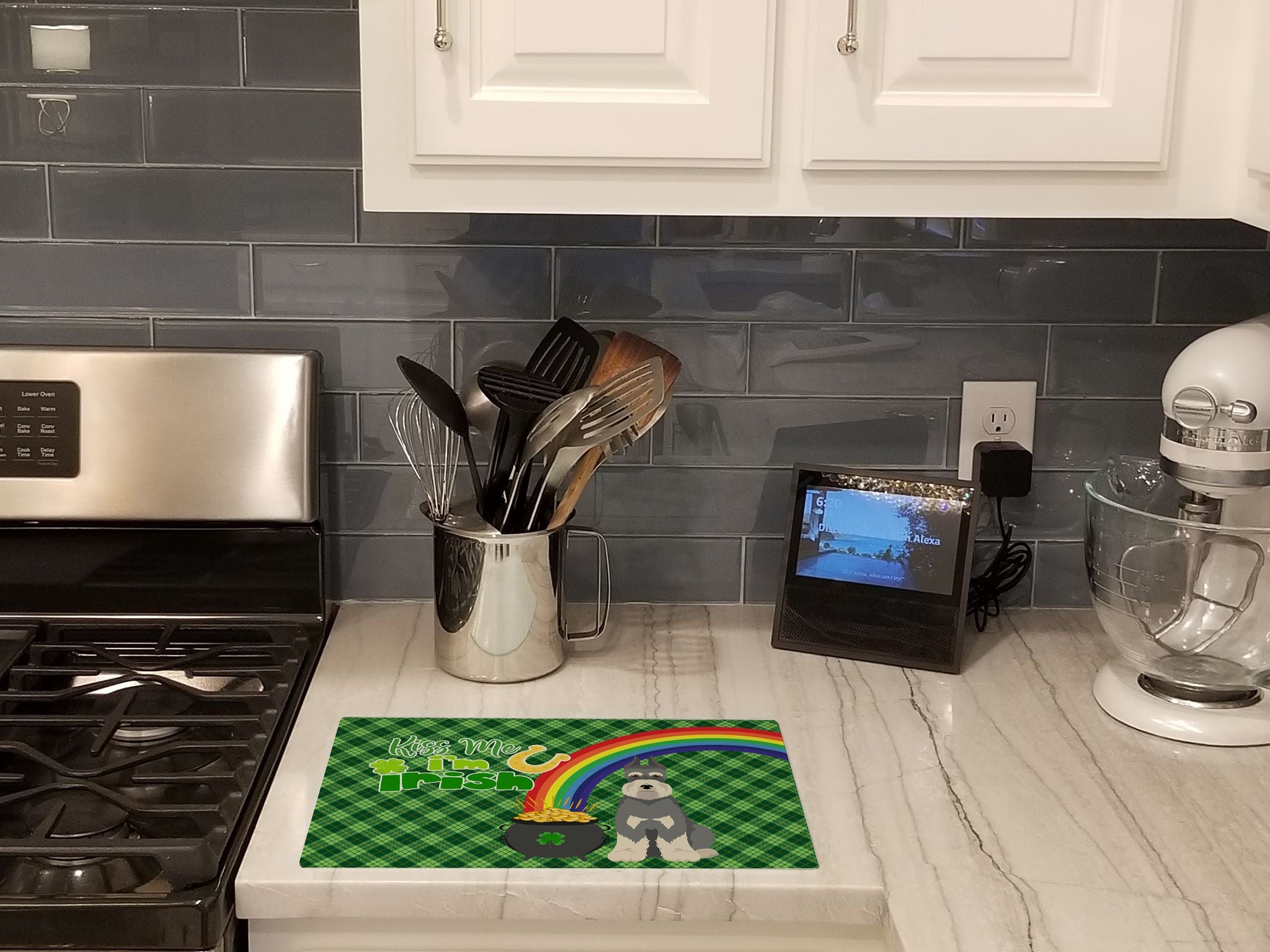 Salt Pepper Schnauzer St. Patrick's Day Cutting Board Tempered Glass Kitchen Cutting Surface, Heat Resistant Chopping, Non-Slip Feet, Food Prep & Serving