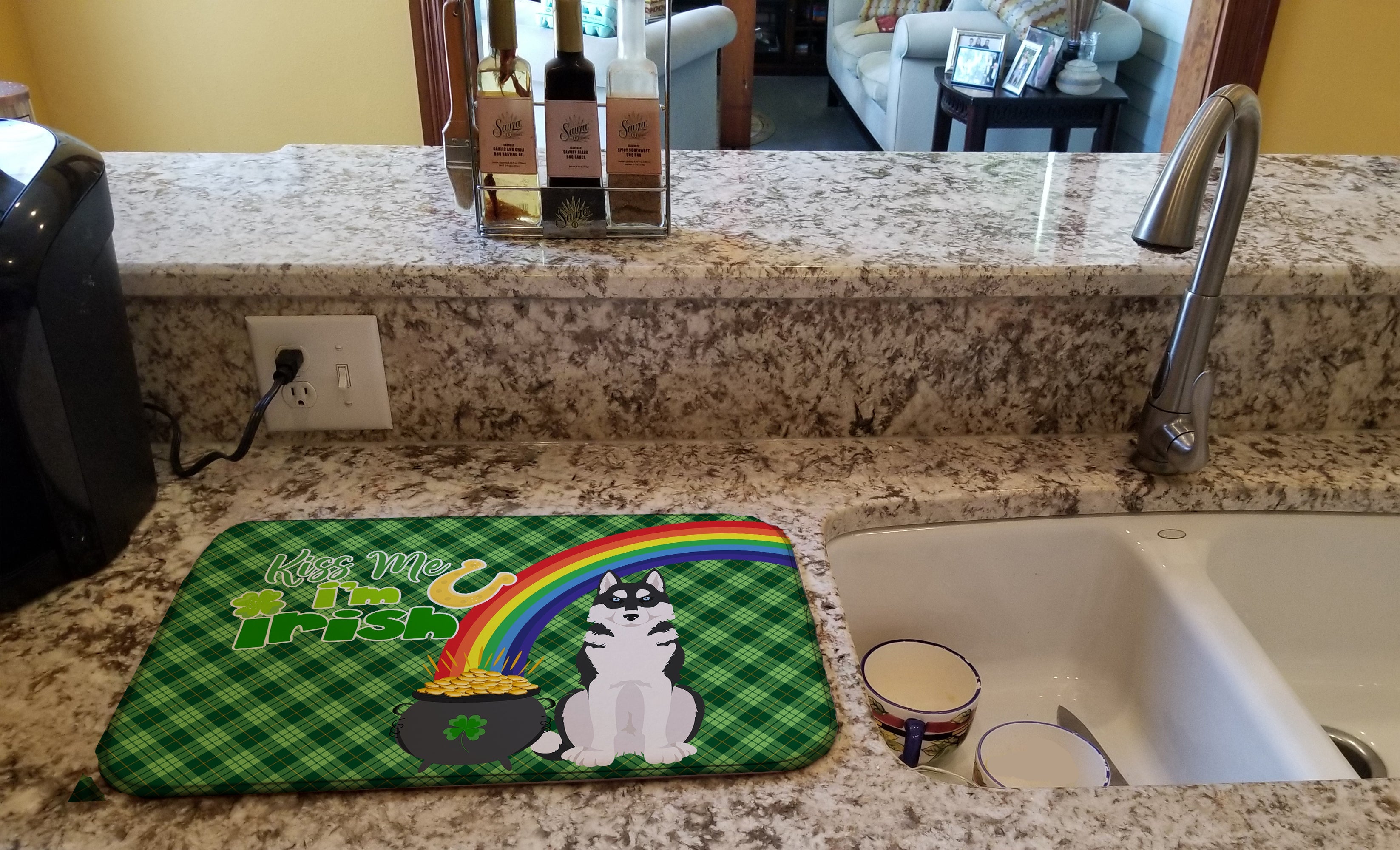 Black Siberian Husky St. Patrick's Day Dish Drying Mat Absorbent Dish Drying Mat Pad for Kitchen Counter Dish Drainer Mat for Countertop, 14 x 21", Multicolor