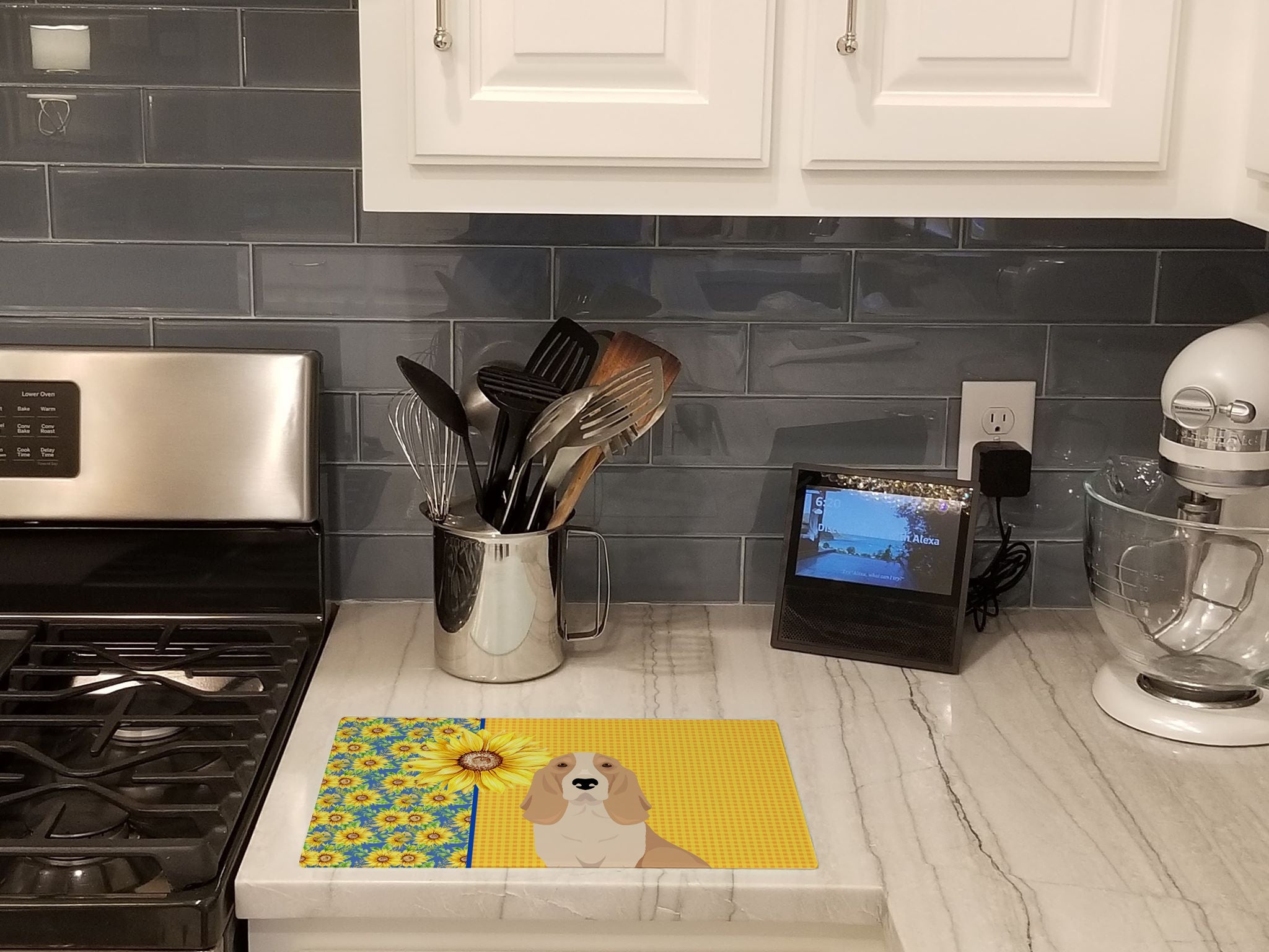 Summer Sunflowers Lemon and White Tricolor Basset Hound Cutting Board Tempered Glass Kitchen Cutting Surface, Heat Resistant Chopping, Non-Slip Feet, Food Prep & Serving